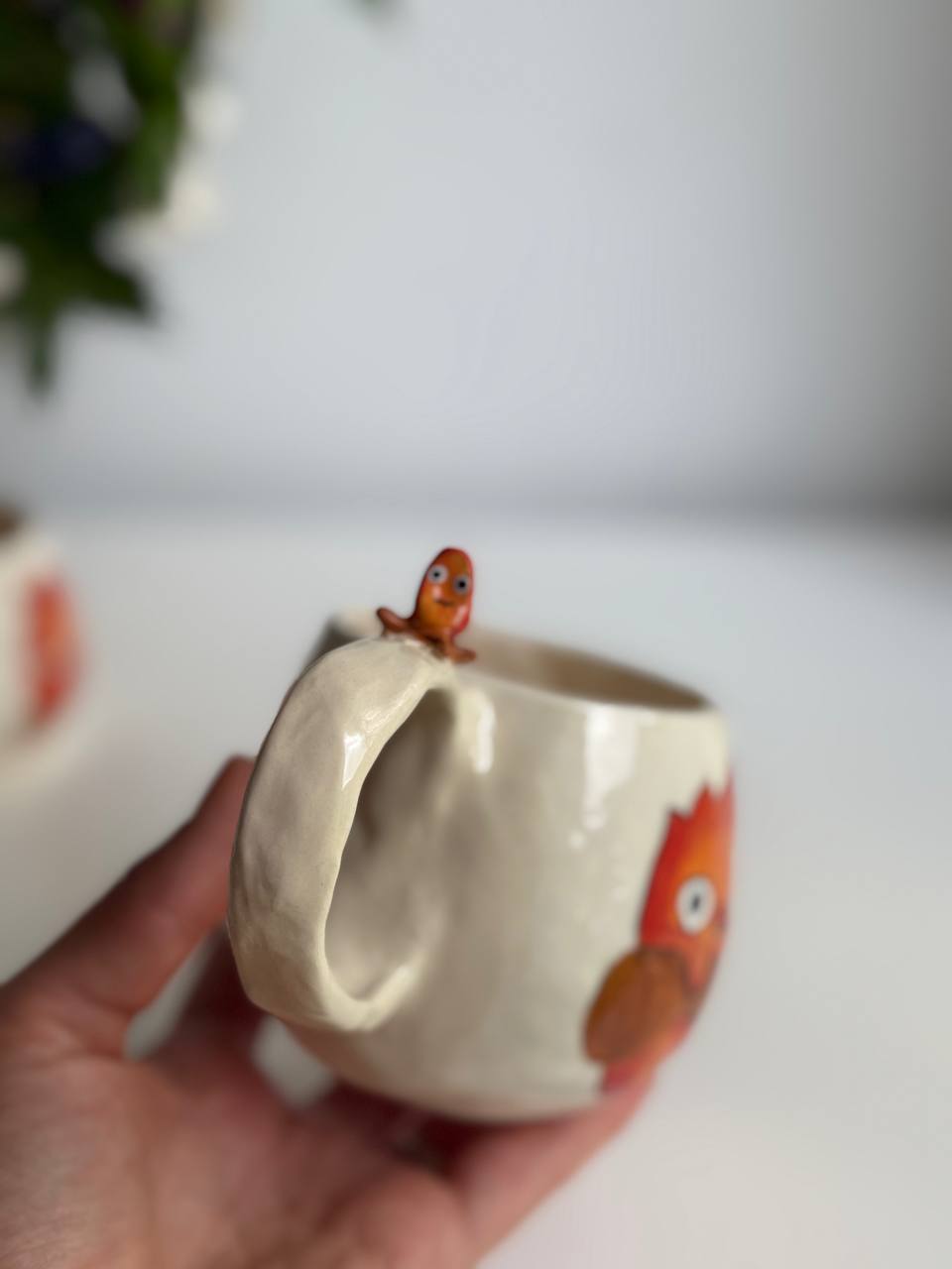 Ghibli-Inspired Calcifer Mug – 3D Flame Friend on the Handle 450 ml