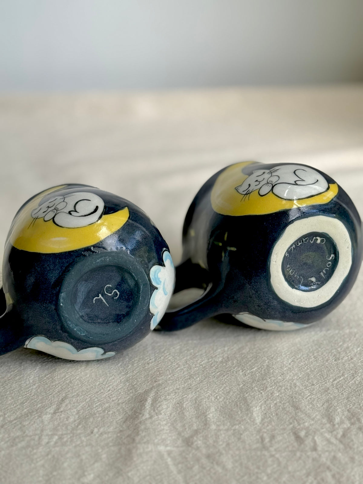 Sleeping Cat on the Moon - SL ceramics 