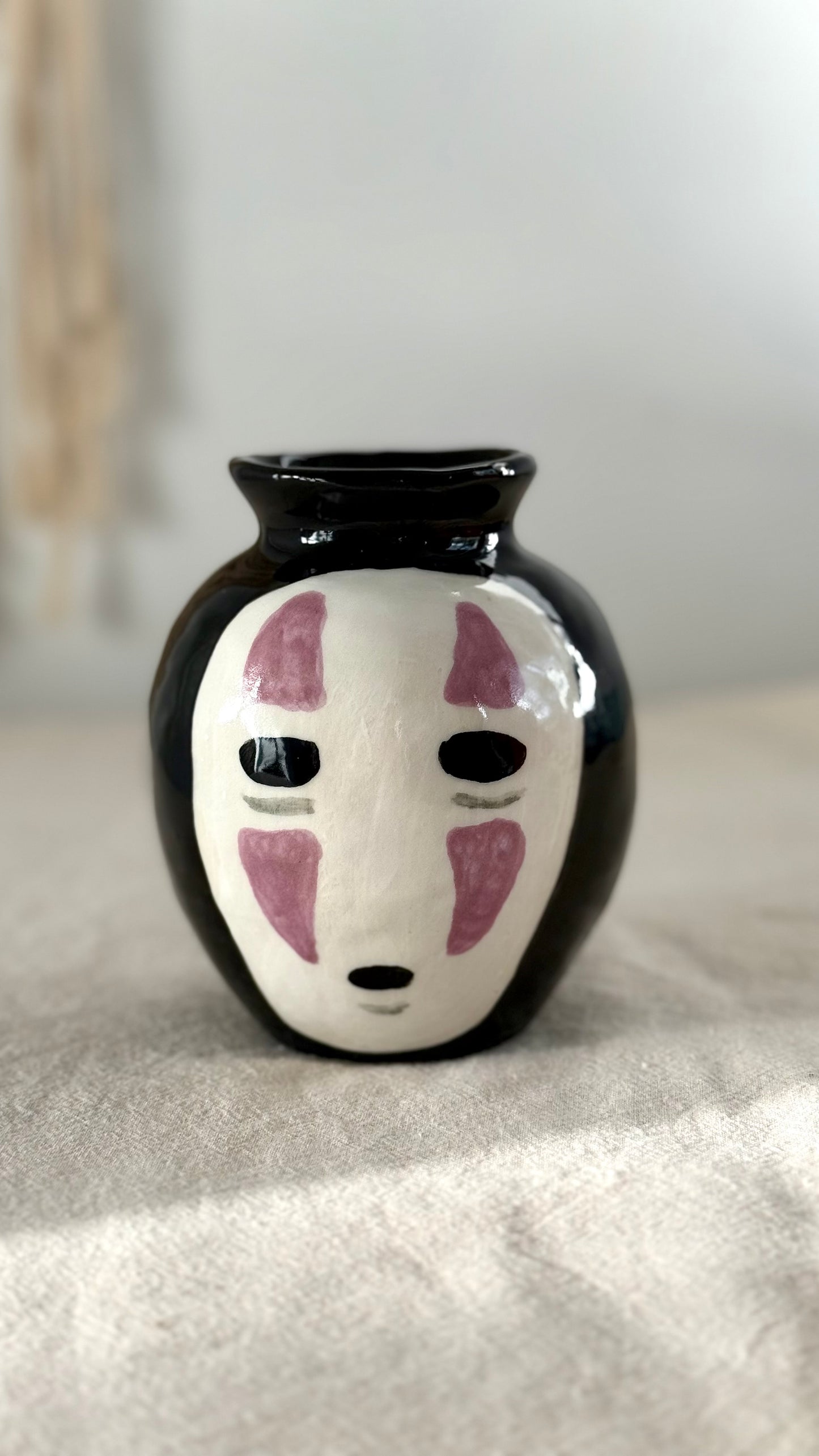No-Face Vase