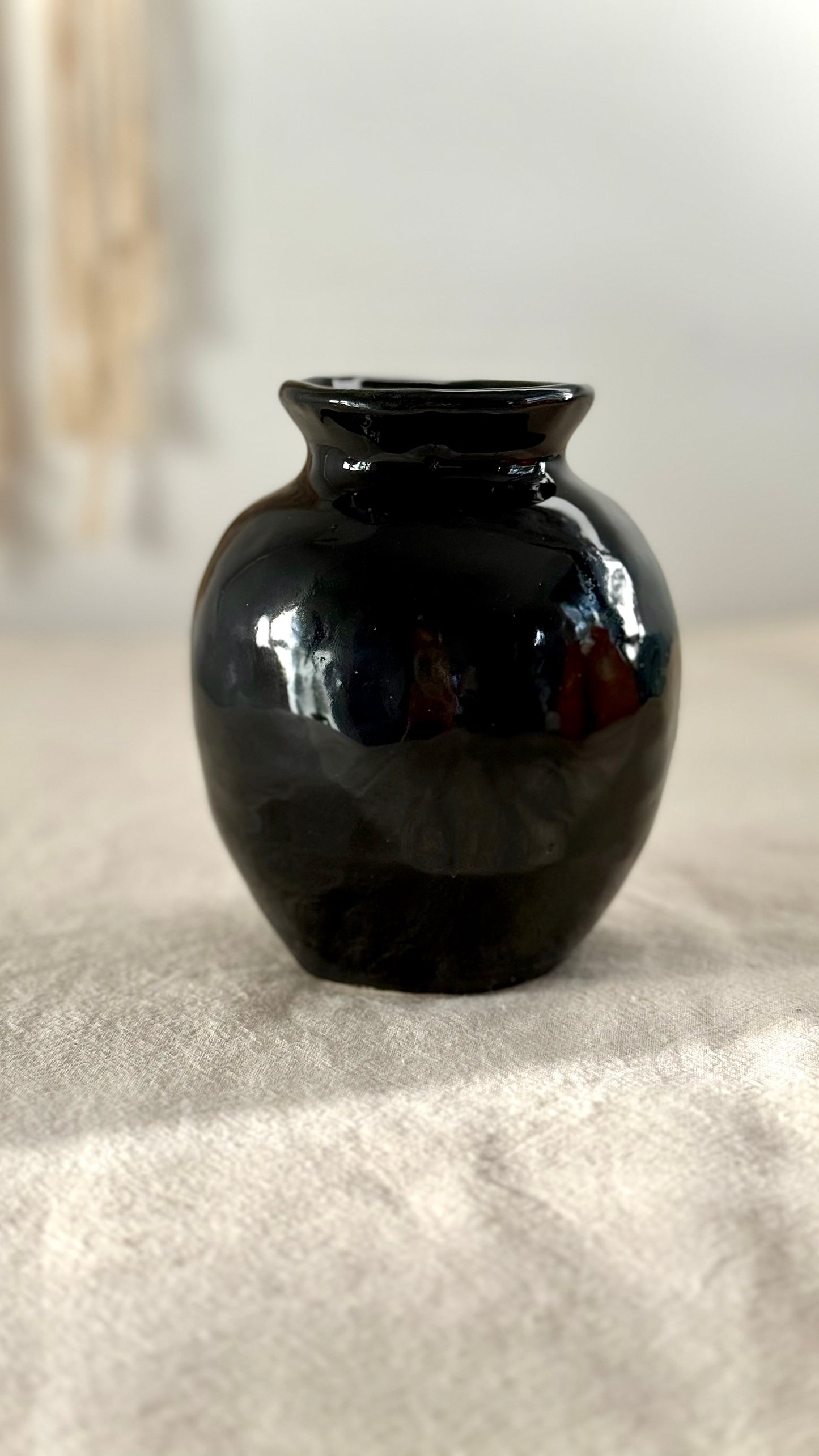 No-Face Vase
