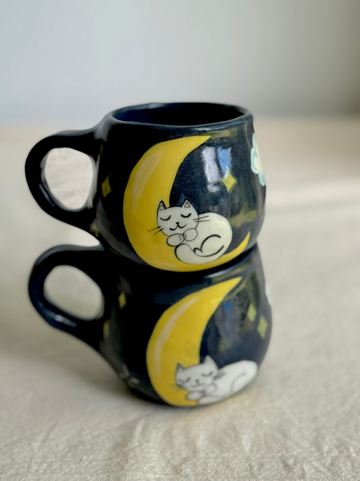 Sleeping Cat on the Moon - SL ceramics 