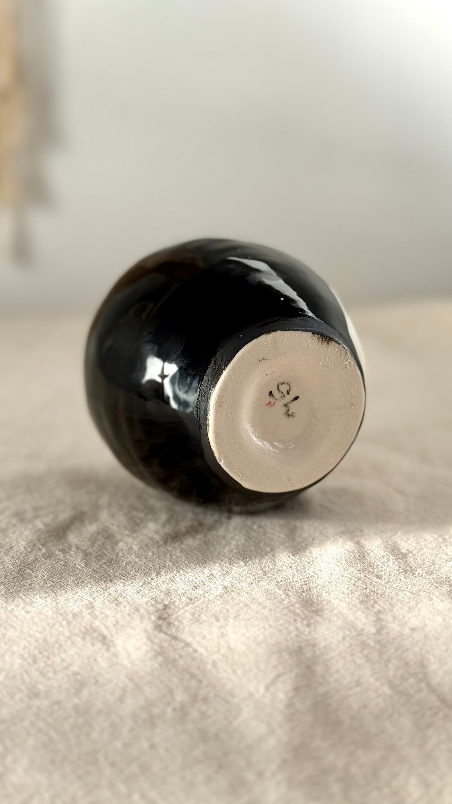 No-Face Vase