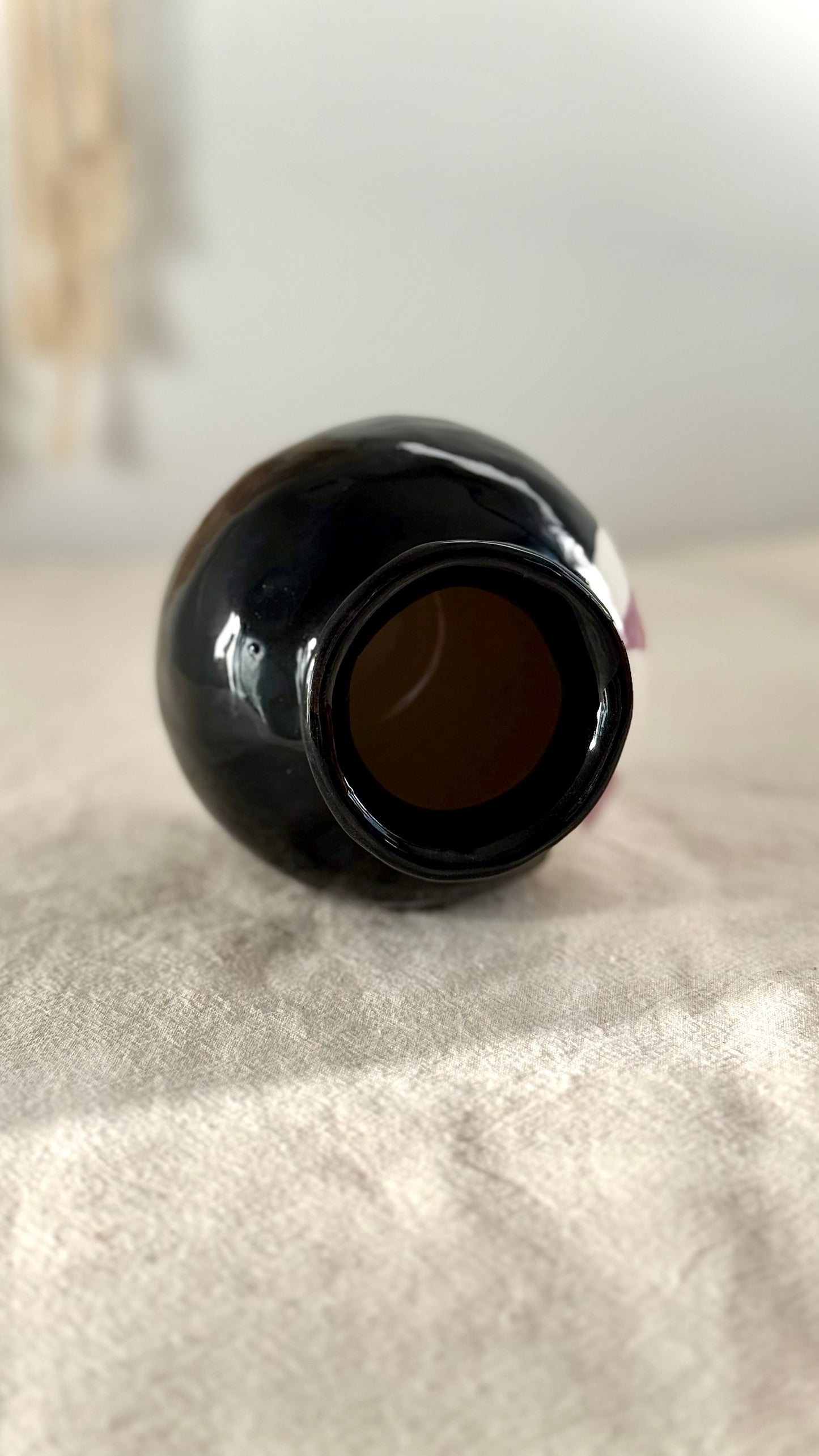 No-Face Vase
