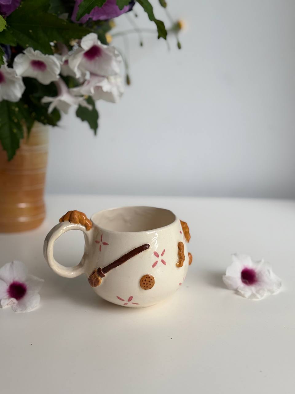 Ghibli-Inspired Kiki Mug – 3D Croissants & Bread, Kiki on Her Broom 320 ml - SL ceramics 