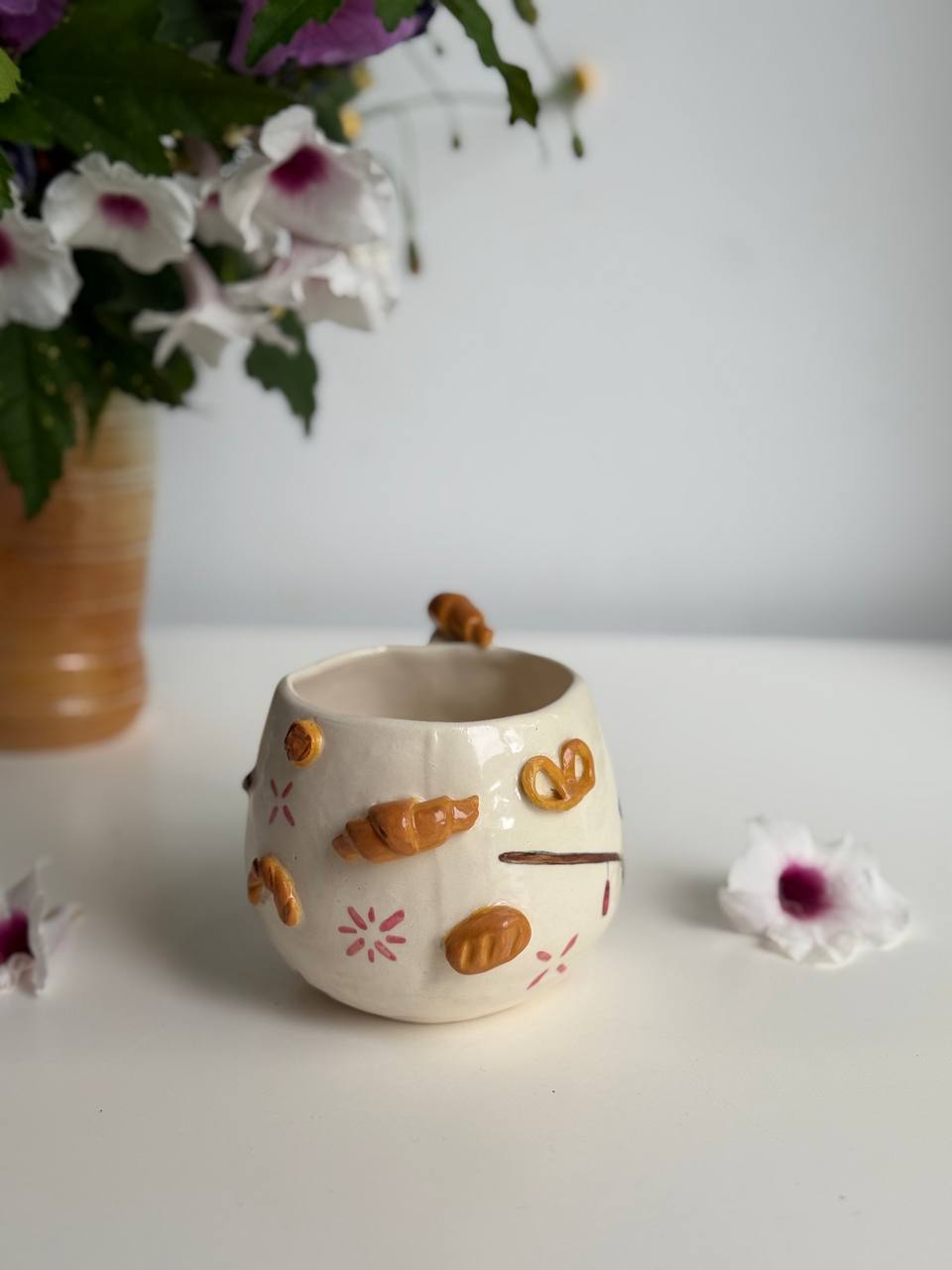 Ghibli-Inspired Kiki Mug – 3D Croissants & Bread, Kiki on Her Broom - SL ceramics 